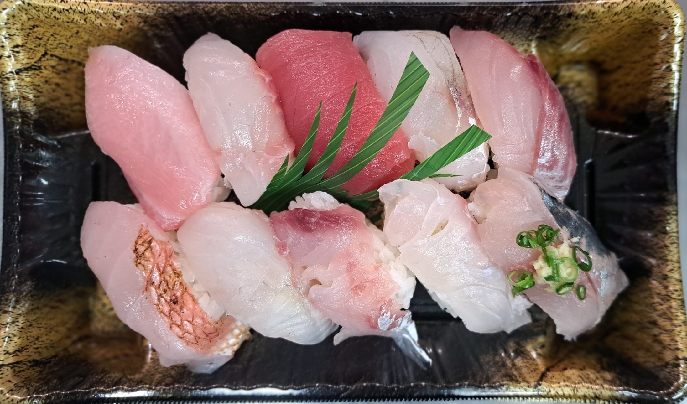 魚屋の握り１０貫